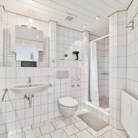 Sunshine - 4 Personen Airport Messe Mit Tg-Garage Apartment Ostfildern Exterior photo