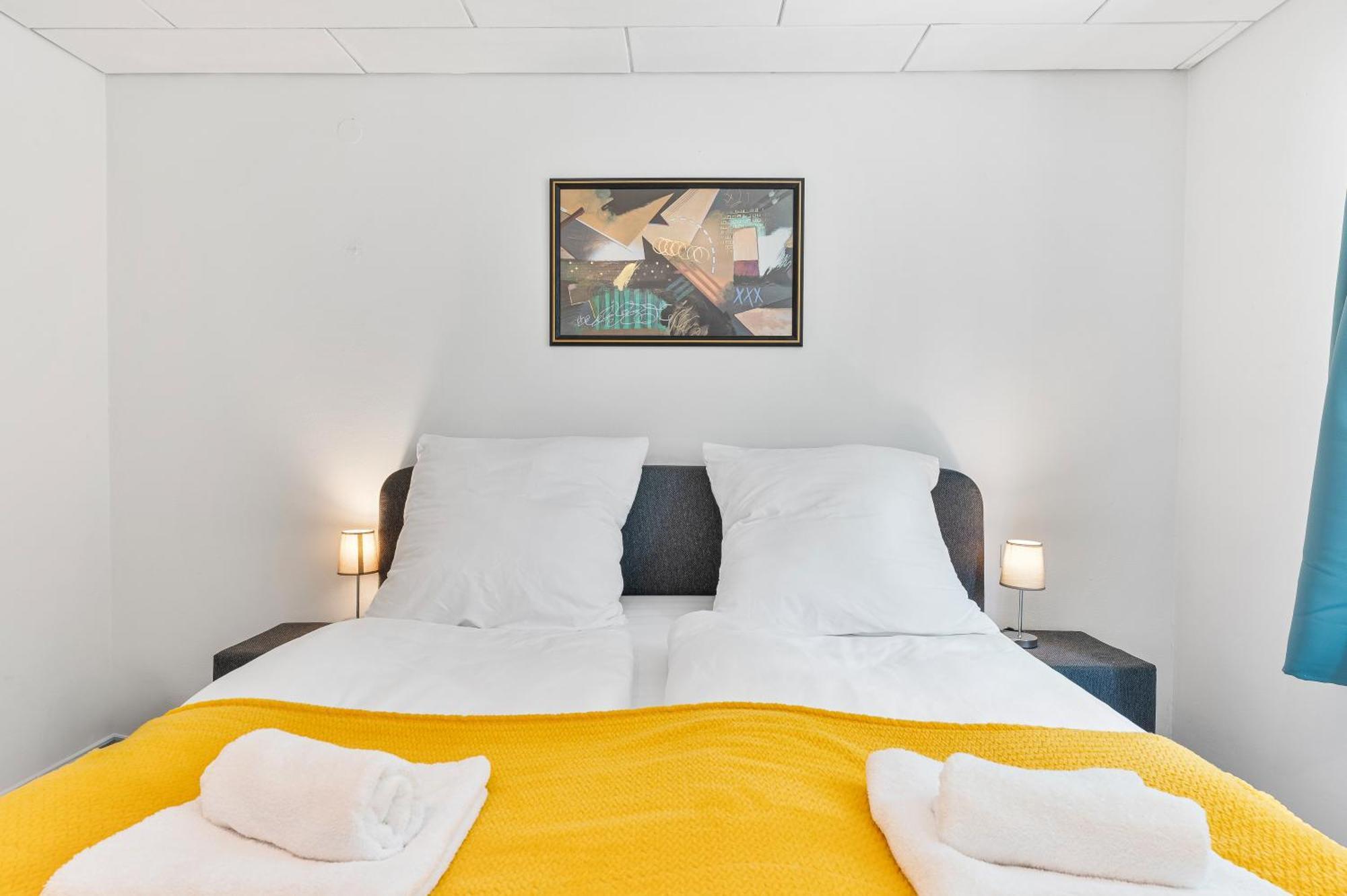 Sunshine - 4 Personen Airport Messe Mit Tg-garage
