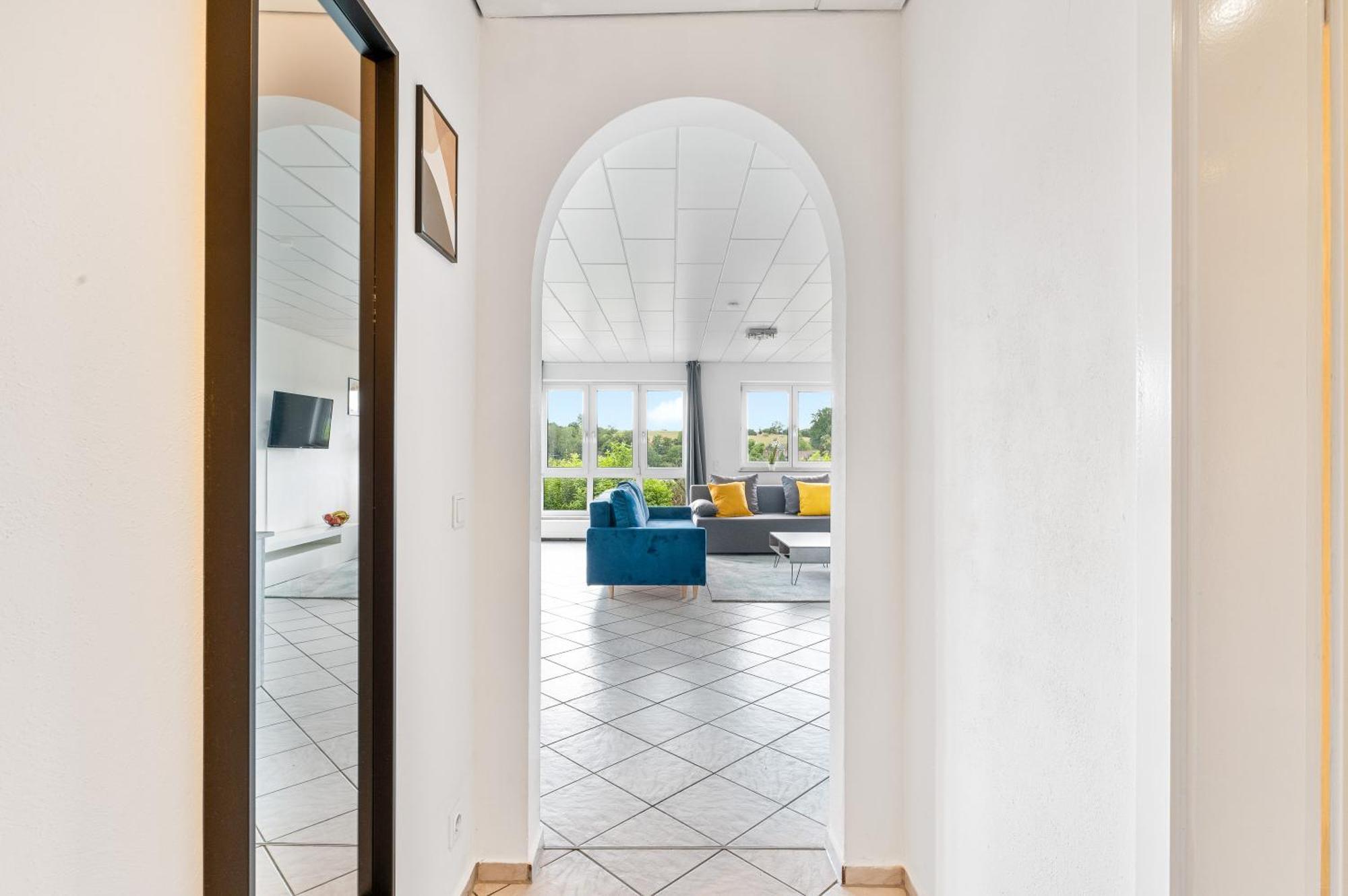 Sunshine - 4 Personen Airport Messe Mit Tg-garage